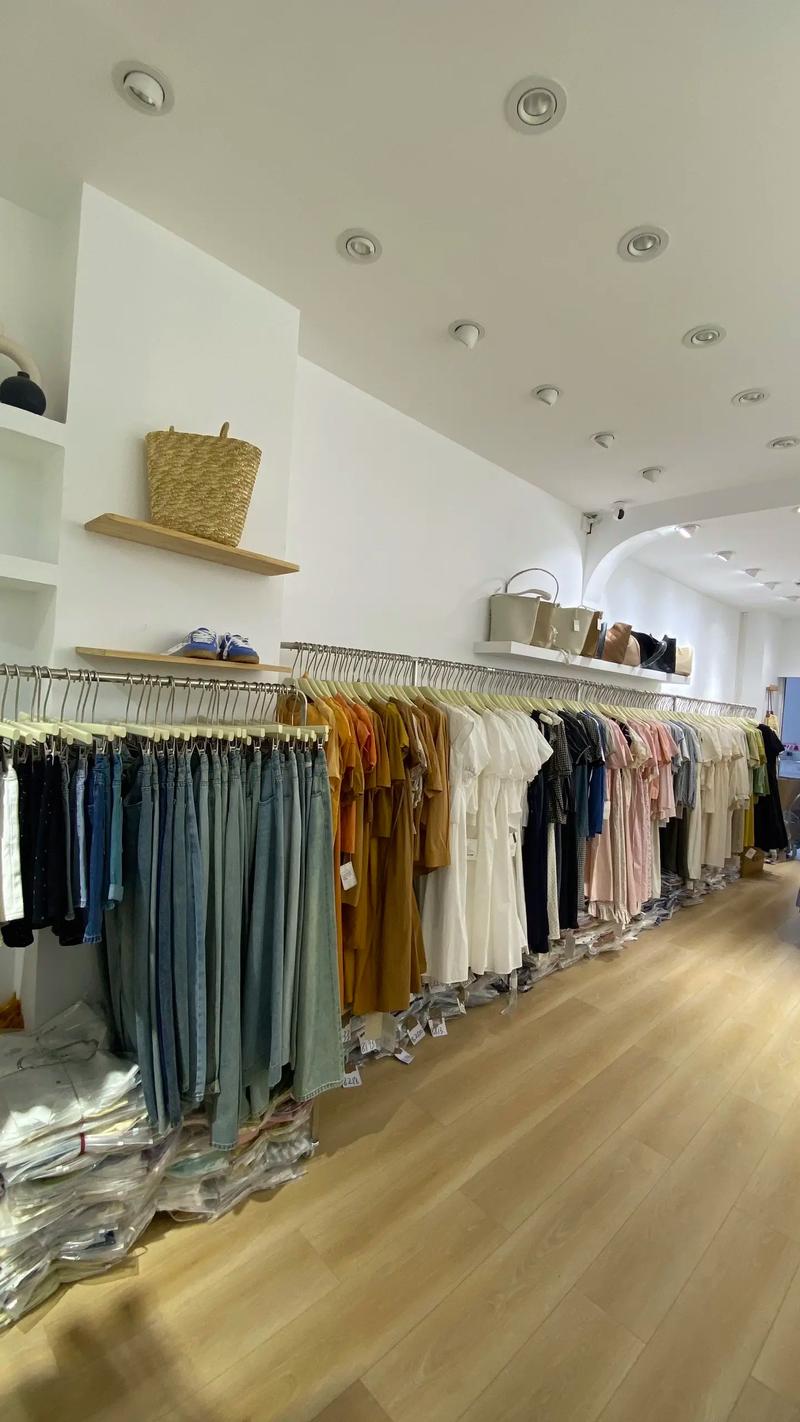 单恩服装网店：潮流前沿的电商之路